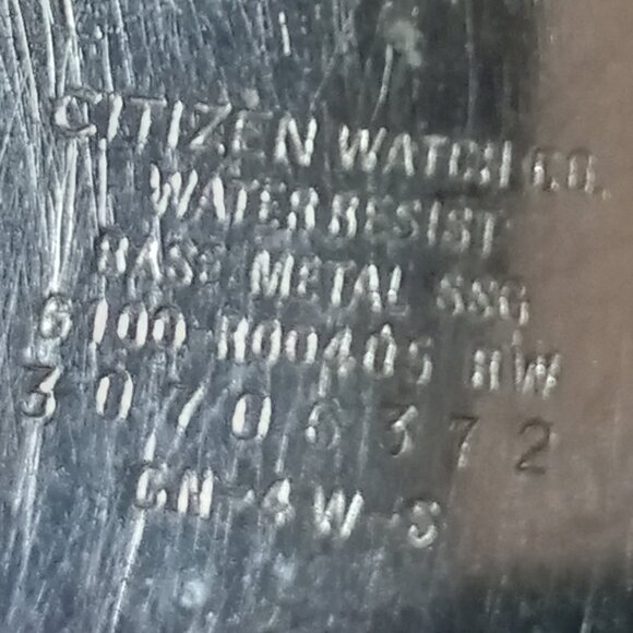 Citizen Quartz Men's Watch Two Tone - Picture 7 of 7
